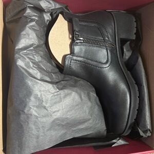 Munro Black 100% real calf Leather Booties
